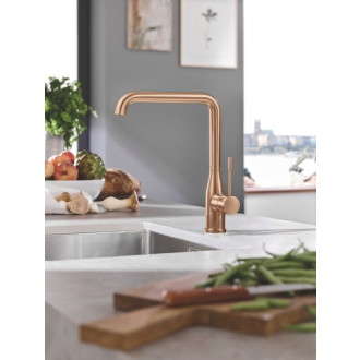 Dřezová baterie Grohe Essence New s vytahovací sprškou Brushed Warm Sunset 30270DL0