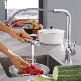 Dřezová baterie Grohe Essence New s vytahovací sprškou chrom 30270000