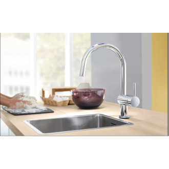 Dřezová baterie Grohe Minta s vytahovací sprškou chrom 32918000