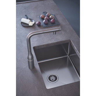 Dřezová baterie Grohe Essence SmartControl s otočným raménkem kartáčovaný Hard Graphite 31615AL0