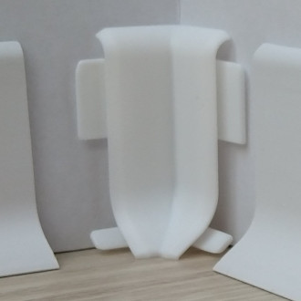 Roh k soklu vnitřní PVC Profil-EU bílá, výška 40 mm, SKPVCVNIR4BI