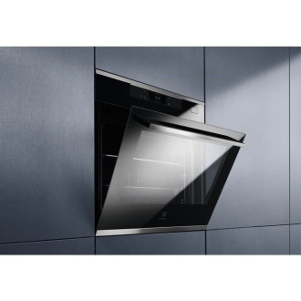 Electrolux vestavná parní trouba série 800 PRO SteamBoost KOBBS39WX