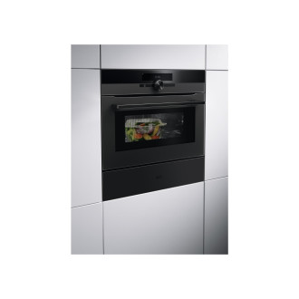 Vestavná kompaktní trouba Electrolux KMK965090T