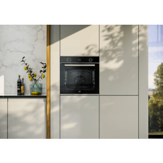 Vestavná multifunkční trouba Beko Beyond s AeroPerfect BBIM13300X