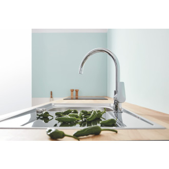 Dřezová baterie Grohe BauEdge 2020 s otočným ramínkem chrom 31233001