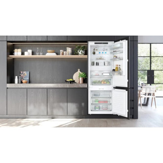 Siemens iQ500 Vestavná chladnička s mrazákem 193,5 x 70,8 cm