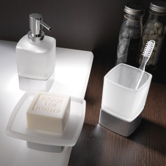 LOUNGE dávkovač mýdla na postavení, 280 ml, mléčné sklo, chrom 545513