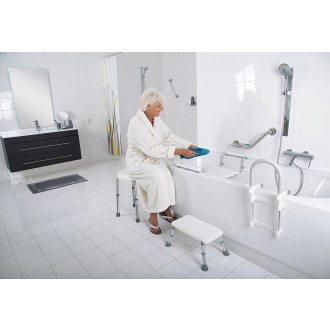 HANDICAP koupelnová stolička, průměr 45cm, bílá A170101