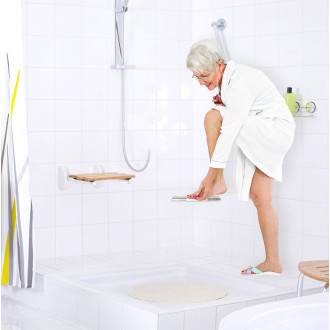 Nástěnná opěrka nohou při holení, s protiskluzovým povrchem, nerez lesk