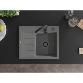 Jednodřezový žulový dřez Mexen Ben s odkapávačem, pravý, 600 x 500 mm, šedý, černý sifon - 6523605000-71-B