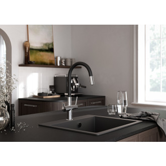 Dřezová stojánková baterie Filtrata s elast. ram,černá-chrom