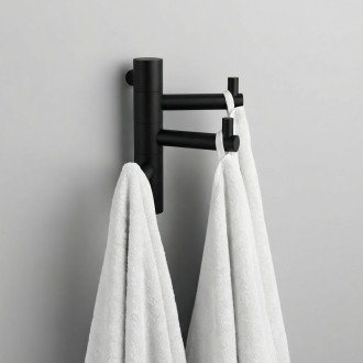 Černý trojitý otočný háček